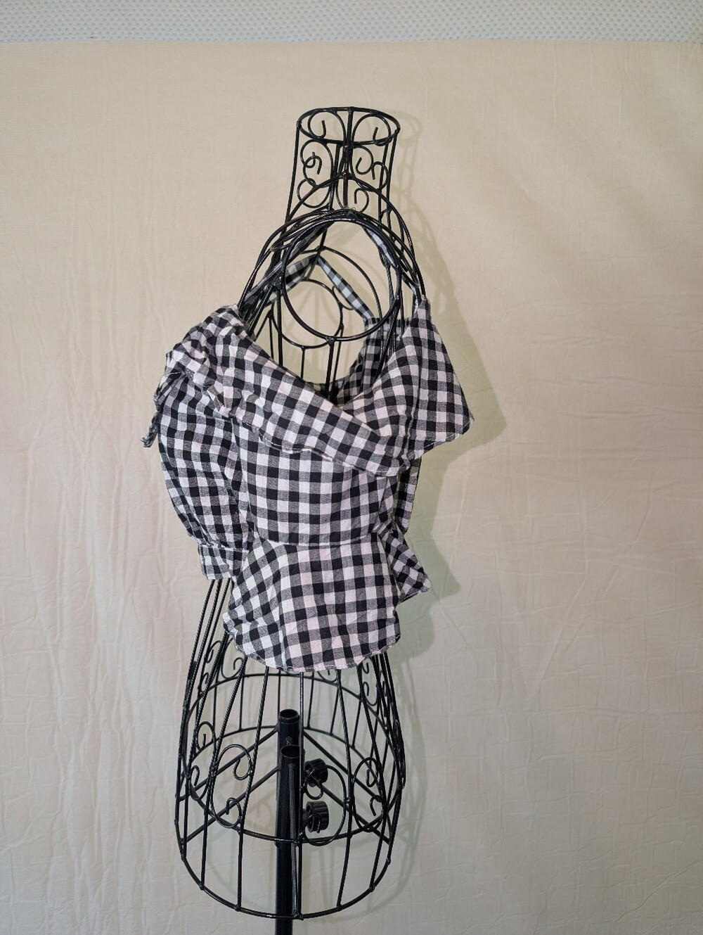 Checkered Crop Top - Picture 2 of 4